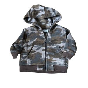 ⚫️Baby camo zippered sweater. Size 6m